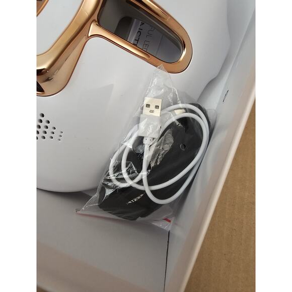 SDKWDH Light Therapy Face Mask 7 LED Painless - Picture 4 of 12